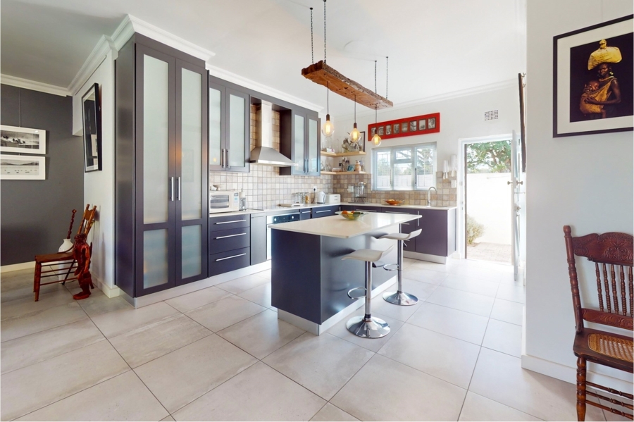 4 Bedroom Property for Sale in Middedorp Western Cape